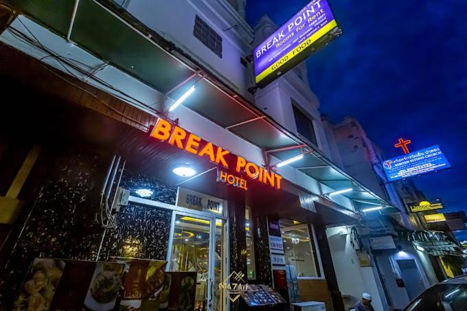 Break Point Hotel Patong Luaran gambar