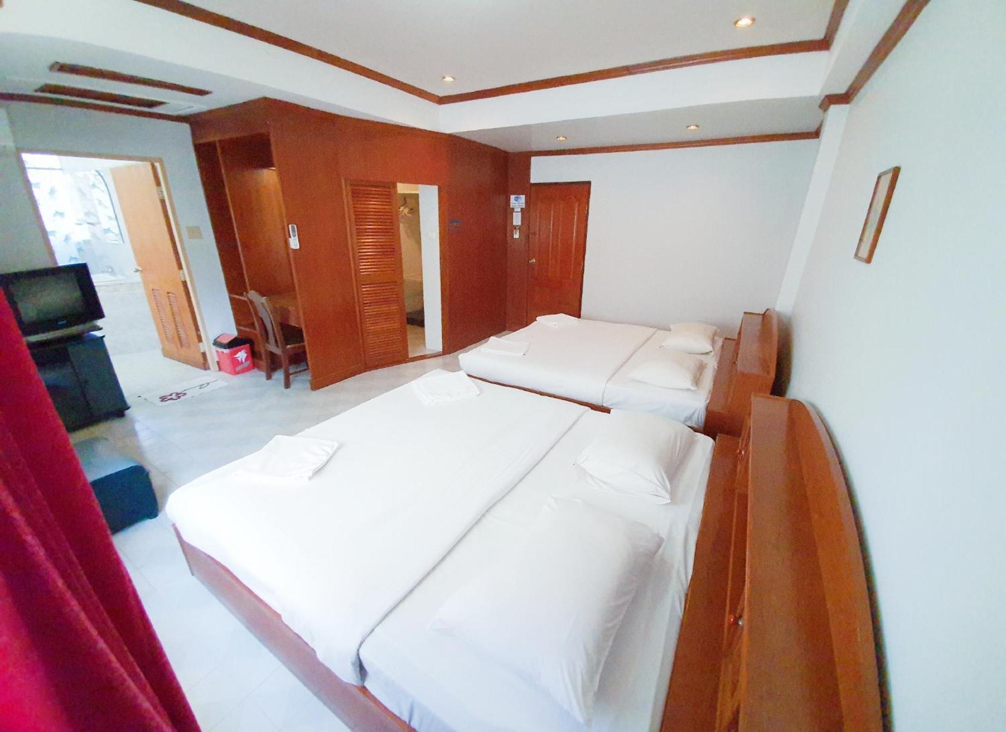 Break Point Hotel Patong Luaran gambar
