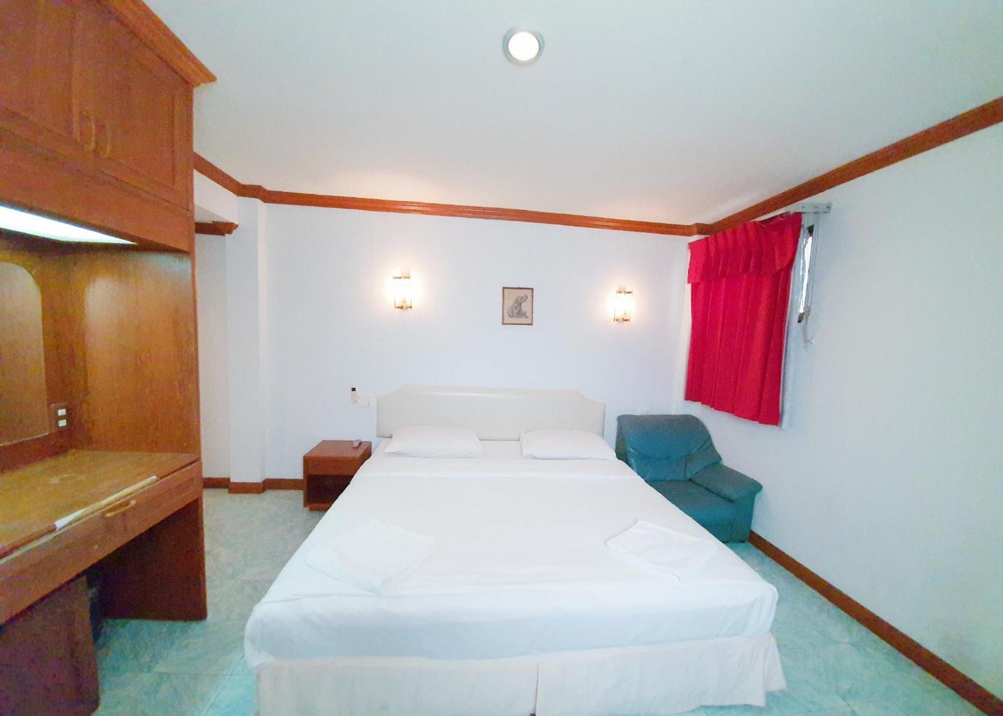 Break Point Hotel Patong Luaran gambar