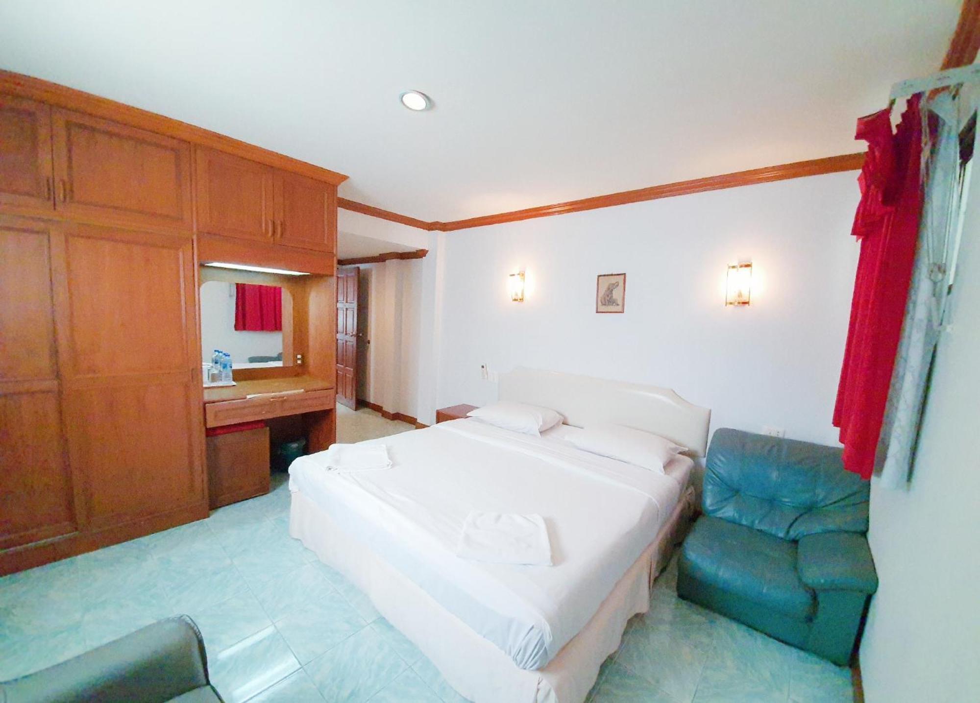 Break Point Hotel Patong Luaran gambar