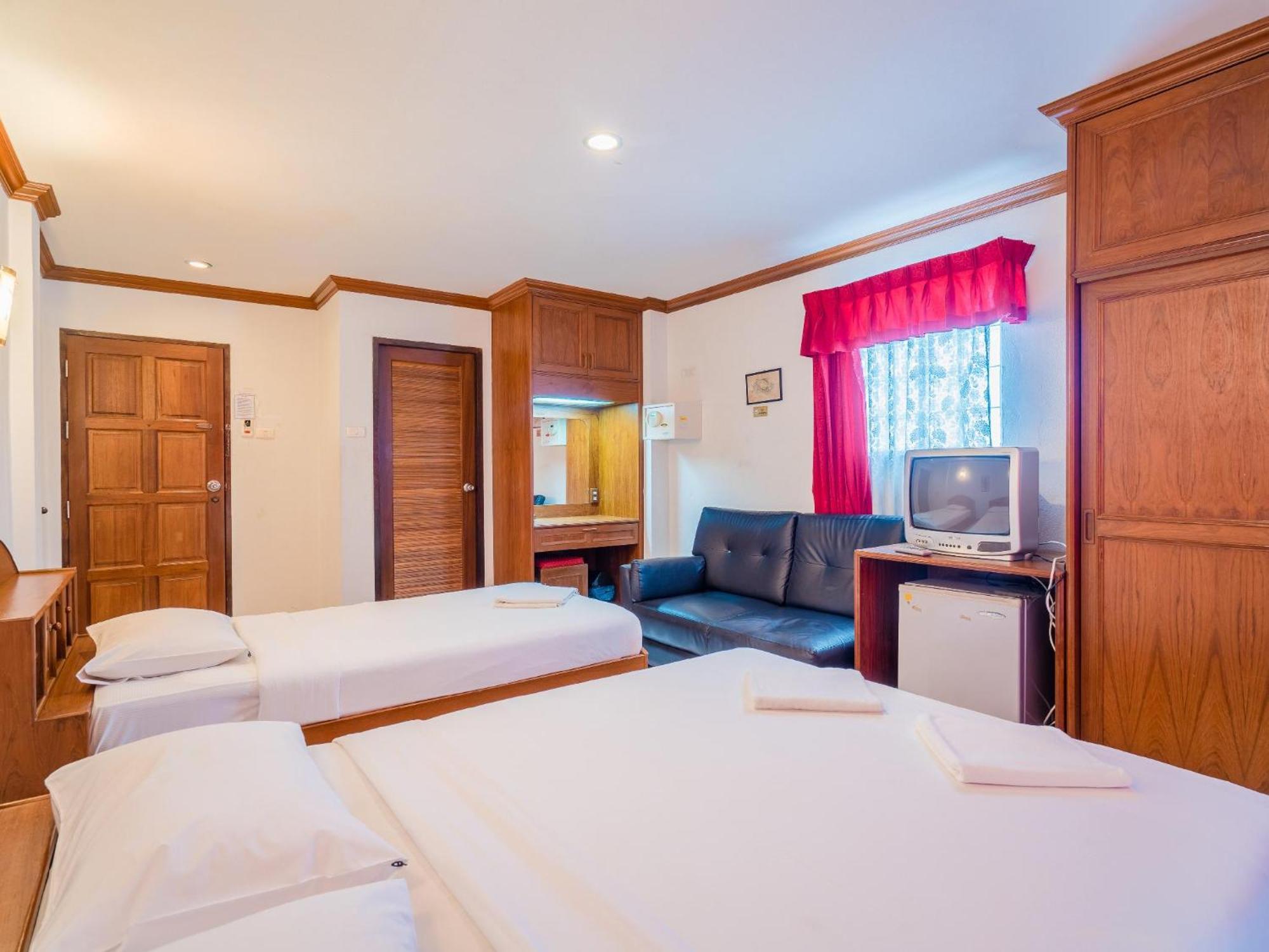 Break Point Hotel Patong Luaran gambar