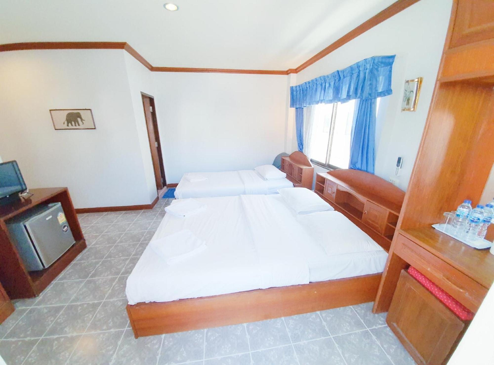 Break Point Hotel Patong Luaran gambar