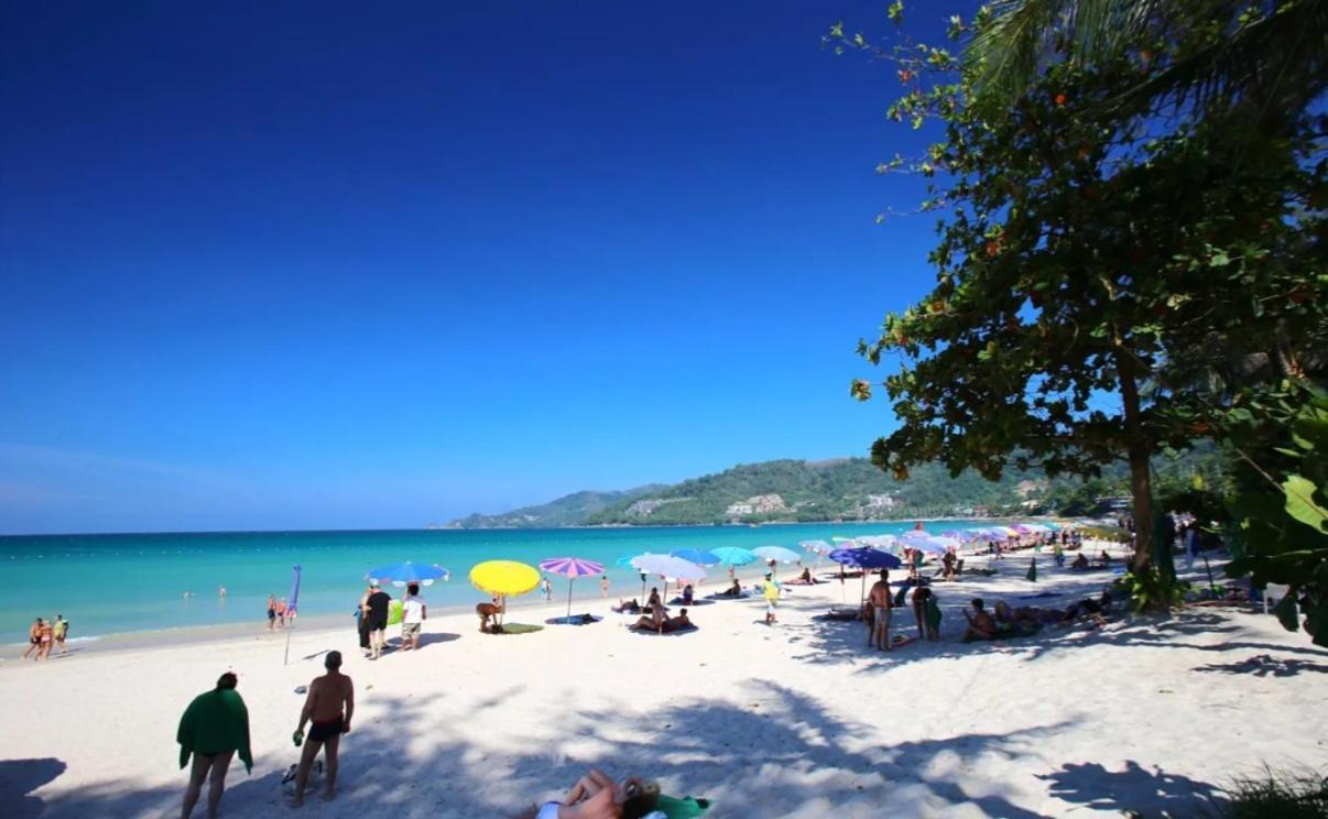 Break Point Hotel Patong Luaran gambar