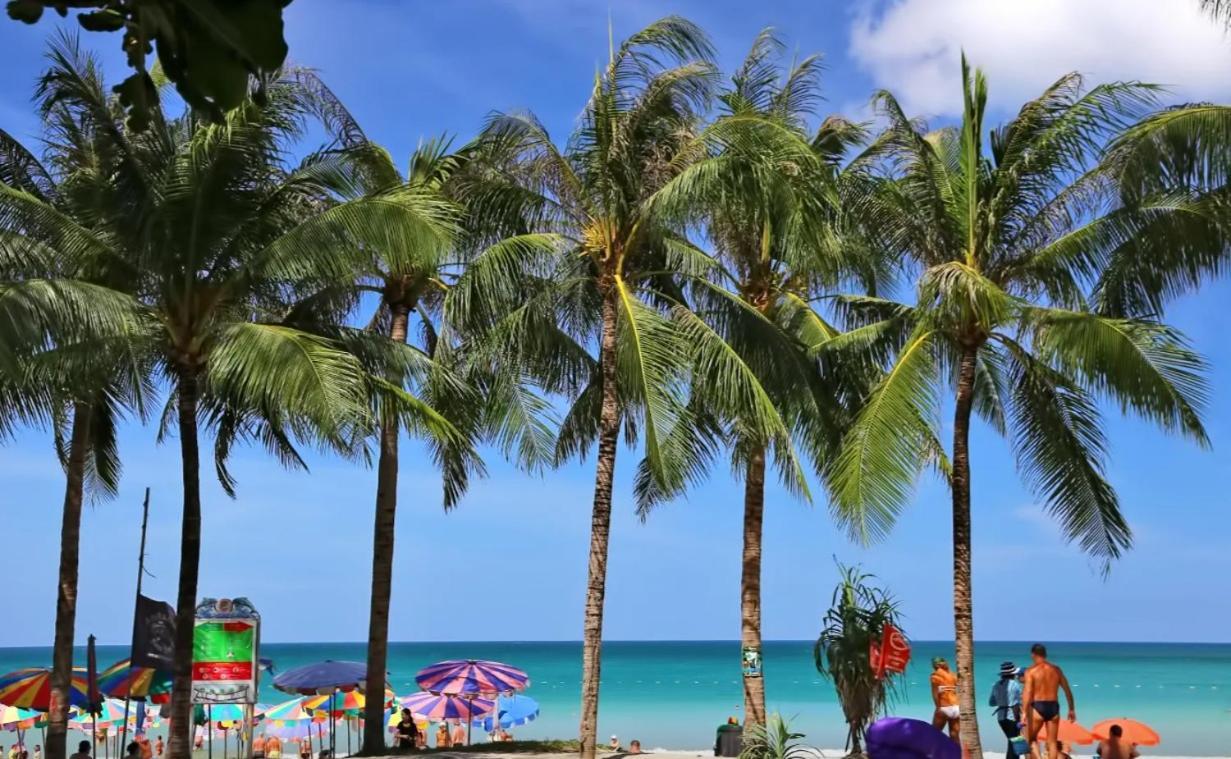 Break Point Hotel Patong Luaran gambar